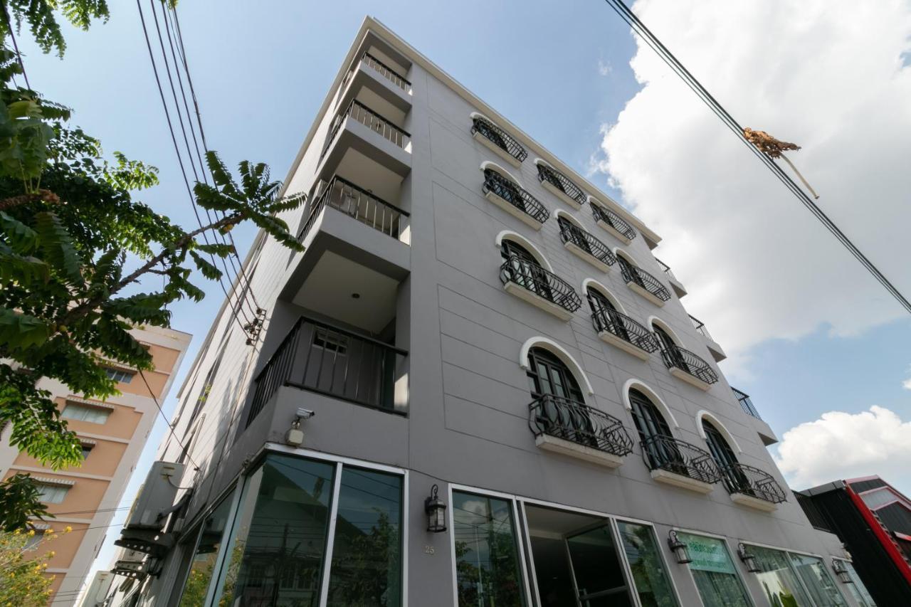 Resortel Lat Phrao 91 Bangkok Exterior photo