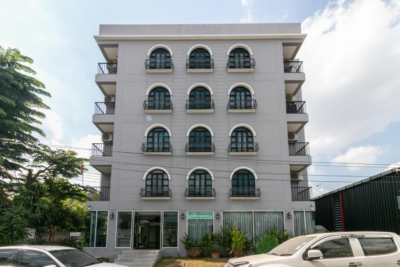 Resortel Lat Phrao 91 Bangkok Exterior photo