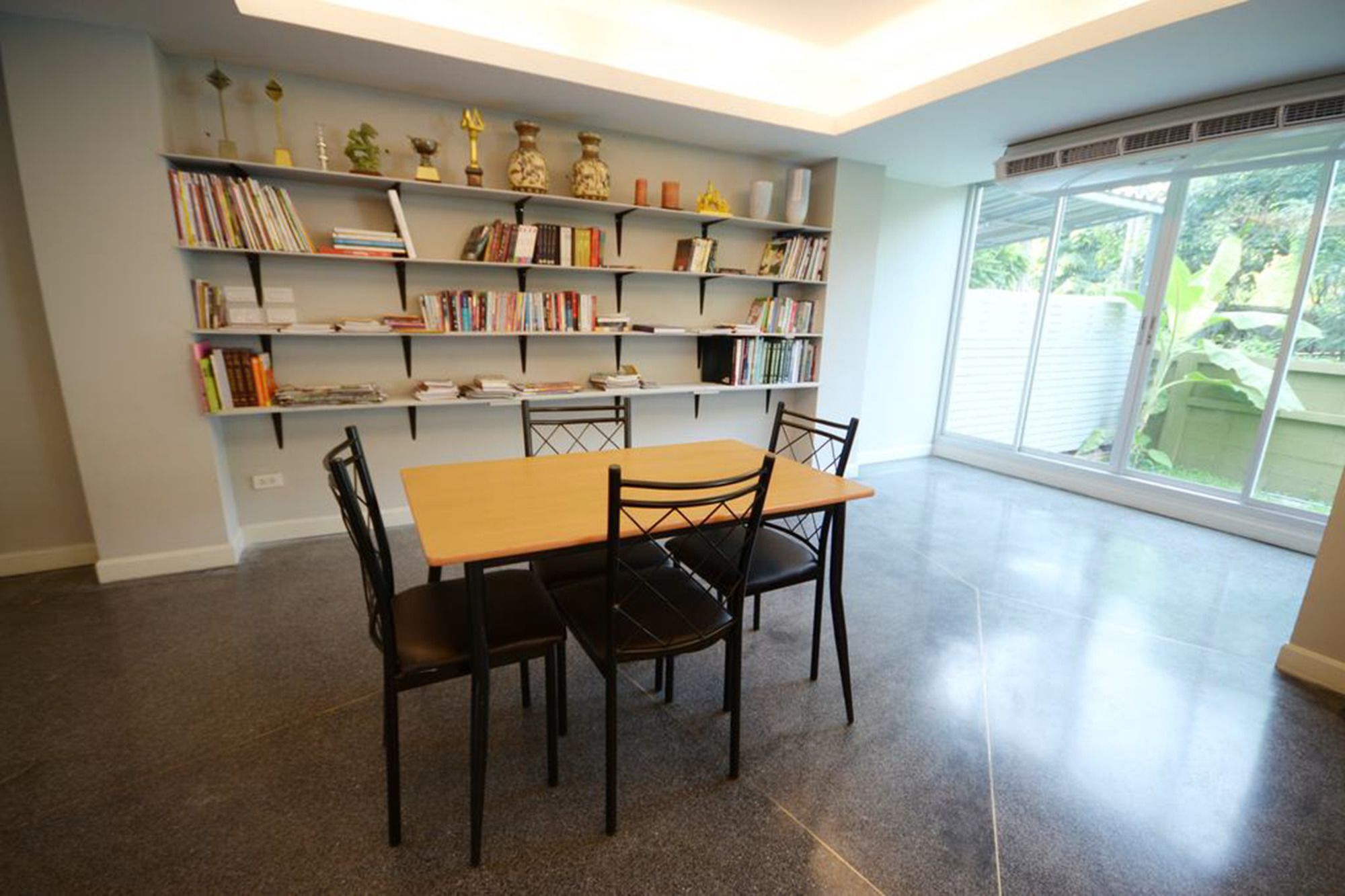 Resortel Lat Phrao 91 Bangkok Exterior photo